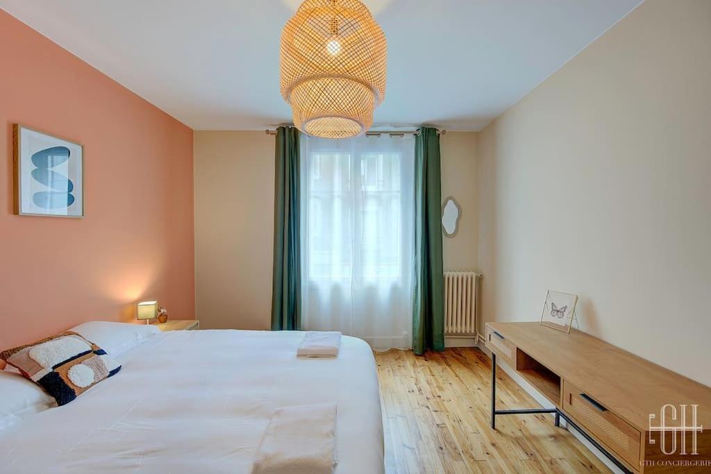 L'Oeillet - Place Plumereau ตูร์ ภายนอก รูปภาพ