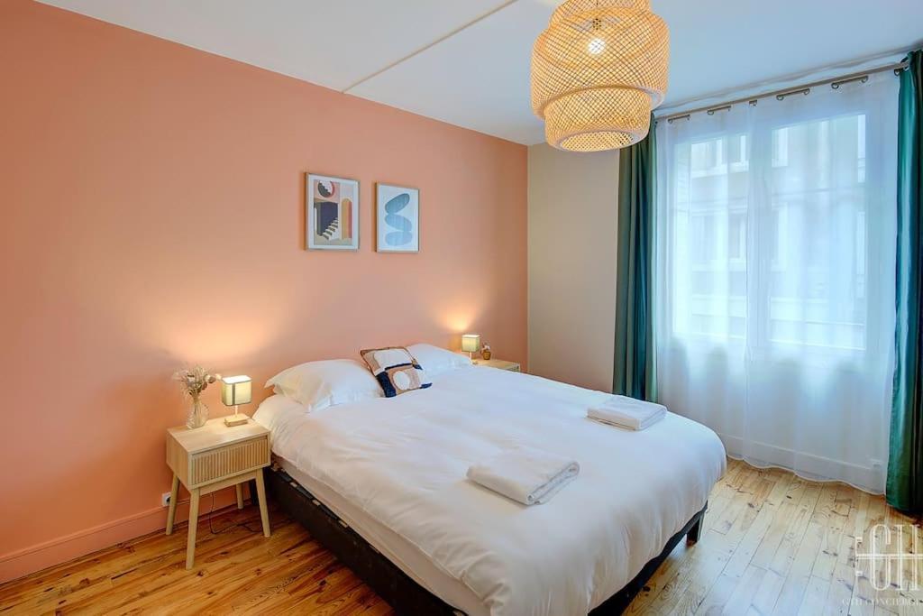L'Oeillet - Place Plumereau ตูร์ ภายนอก รูปภาพ